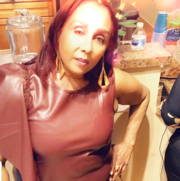 Meet your Posher, Debbie - Picture 1 of 1